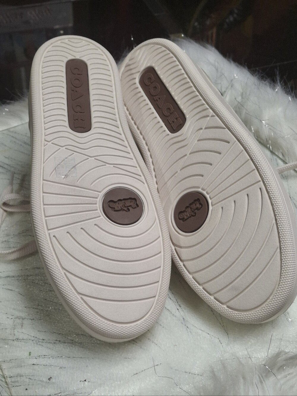Coach Clip Leather Low-Top Lace-Up Sneakers Chalk Khaki Women Size 7 - Picture 15 of 16